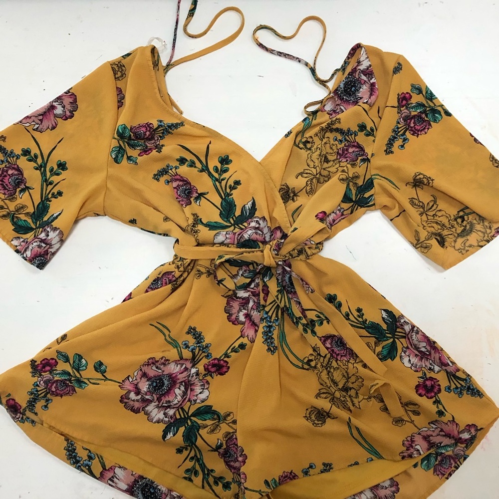 T R I X X I * Floral Jumper
